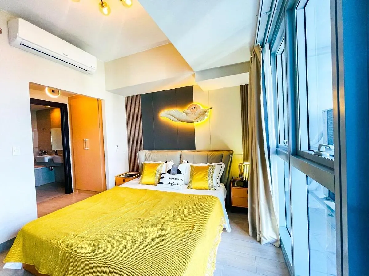 Luxury 2Br Penthouse Across Uptown Bgc I Modern Apartment Manila Philippines