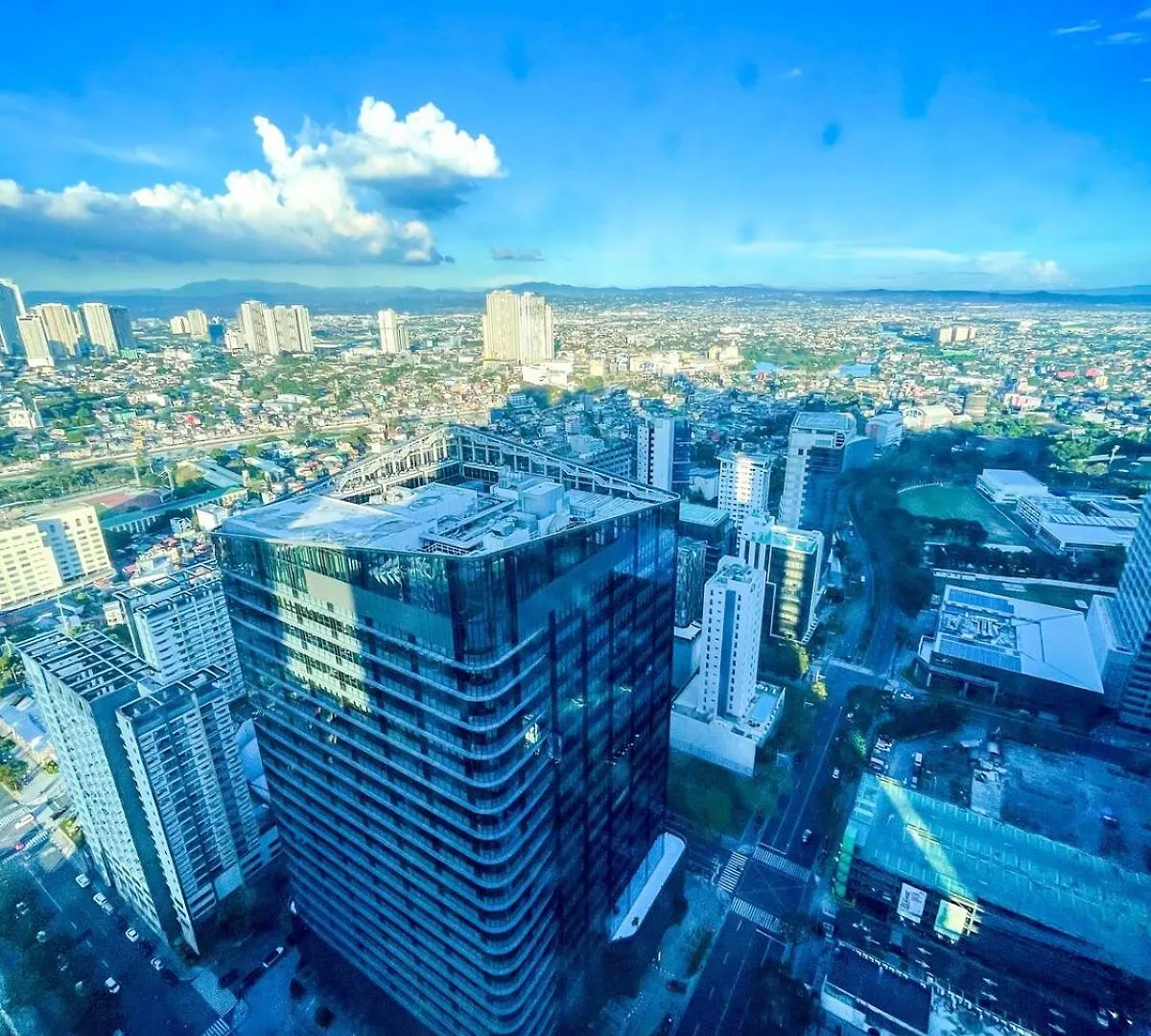 Luxury 2Br Penthouse Across Uptown Bgc I Modern Apartment Manila